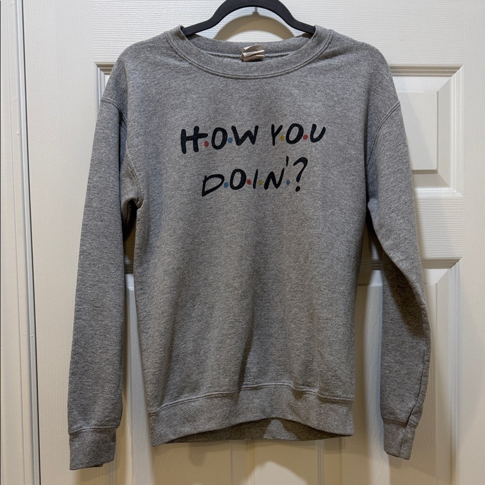 FRIENDS Crewneck Size Small